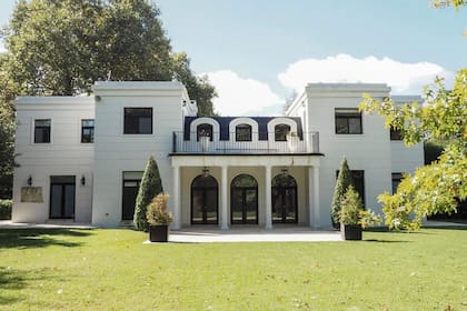 La casa que el exmagistrado declaró alquilar, y que pagaba su mujer, tiene ocho ambientes y 1700 metros cuadrados