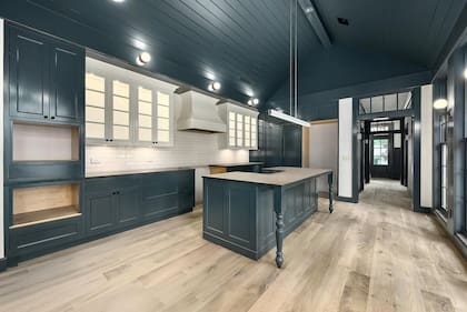 La casa que vende Emma Stone cuenta con 7 dormitorios y 11 baños