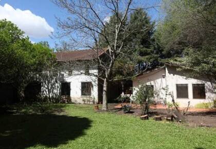 La casa quinta de los hermanos Süllos sufrió el vandalismo y hasta a un okupa