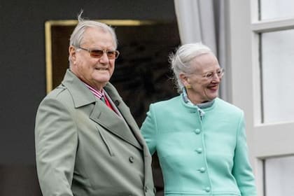 Una de las últimas fotos en las que se ve juntos al príncipe Enrique y a la reina Margarita II de Dinamarca