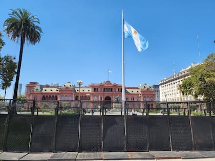 La Casa Rosada también está vallada por precaución ante la marcha en reclamo de mejoras a los jubilados