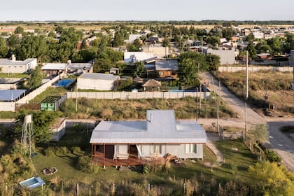 La casa se ubica en Villa Garibaldi, sobre la planicie de inundación del Arroyo El Pescado.
