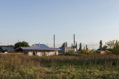 La casa se ubica en Villa Garibaldi, sobre la planicie de inundación del Arroyo El Pescado.