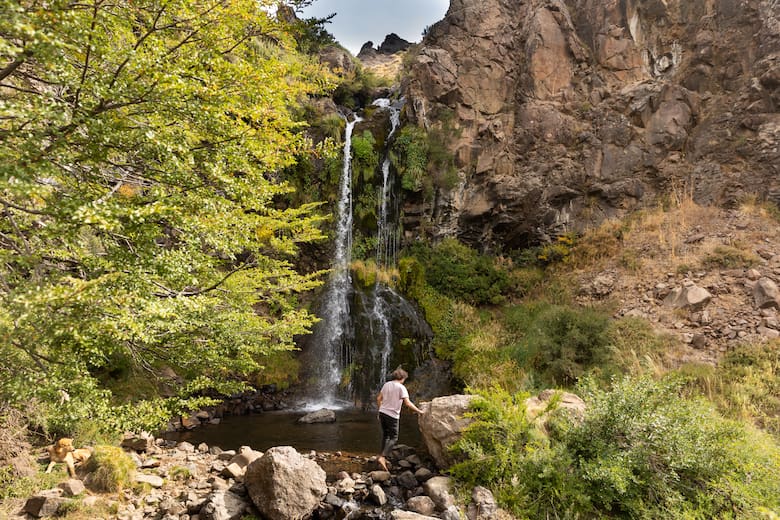 Carri Lil: el sendero mapuche escondido entre pozones, cascadas y sabiduría ancestral