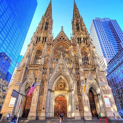 La Catedral de San Patricio tiene una imagen de la Virgen de Guadalupe en su interior y todos los años realizan celebraciones en su día (Instagram/@nuevayorkentuidioma)