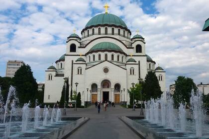 La catedral ortodoxa de San Sava, uno de los templos más grandes del mundo, todavía bajo construcción.