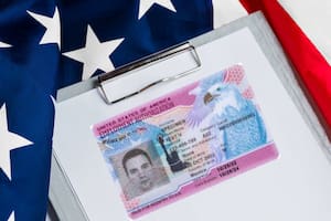 Cómo pedir el permiso de trabajo mientras esperas la green card