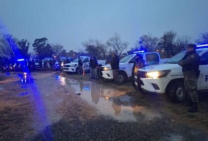 La causa, radicada en el Departamento Judicial Bahía Blanca, involucra infracciones a tres leyes: la 27.330, que prohíbe las carreras de perros en todo el país; la 14.346, que sanciona el maltrato y la crueldad animal; y la 13.470, que penaliza las apuestas ilegales