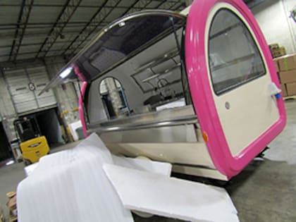 La CBP confiscó 14 tuk tuks, carritos de comida, carros de golf y autocaravanas que no cumplen con las normas