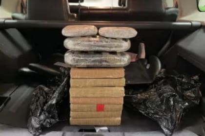 La CBP halló 11 paquetes que contenían fentanilo, cocaína y heroína en los asientos elevados de un vehículo