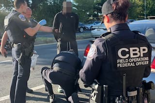 Cómo funciona el lector de placas de la CBP que pondrá en aprietos a algunos conductores en EE.UU.