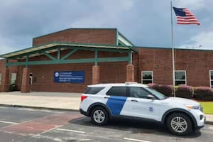 La CBP incautó 42 paquetes de presunta metanfetamina durante la inspección de una Ford Explorer en Texas; valuados en miles de dólares