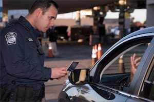 La CBP llevó a cabo un reciente control bajo la Operación Bear Cave en las carreteras interestatales 90 y 81 en las cercanías de Syracuse, Nueva York