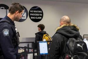 La CBP prueba en Chicago un sistema biométrico que busca agilizar los controles en el aeropuerto y reducir los tiempos de espera de los pasajeros