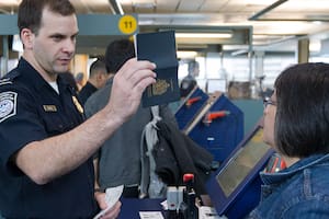 Cuál es el pasaporte del país latino al que la CBP pediría el historial de redes sociales al entrar a EE.UU.
