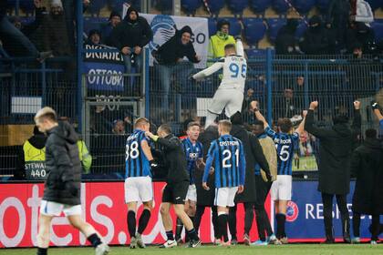 Atalanta le ganó 4-1 a Valencia el 19 de febrero en Milán en el partido que fue considerado una "bomba biológica" por la cantidad de contagios generados