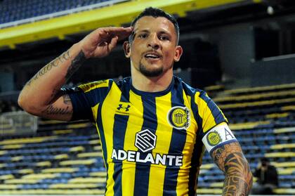 La celebración de Emiliano Vecchio, el capitán y autor del gol de la victoria de Rosario Central