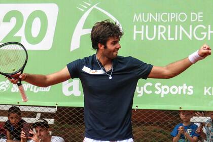 La celebración de Facundo Díaz Acosta, en marzo pasado, al ganar el M25 de Hurlingham y llegar a su mejor ranking ATP: 402°