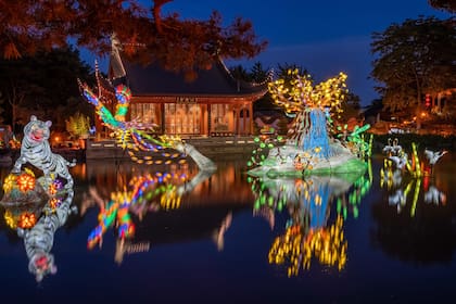 La celebración de la "magia de las linternas" en honor a la cultura oriental es un gran festejo del parque a comienzos de otoño.