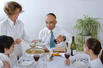 La celebración de la Pascua Judía comienza en el día 14 del mes hebreo de Nisán, según el calendario judío, y suele caer entre los meses de marzo y abril del calendario georgiano o cristiano (iStock)