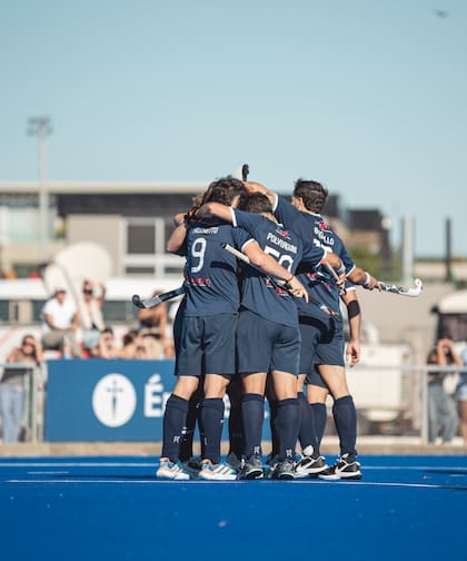 La celebración de Mitre, uno de los tres punteros del Metro