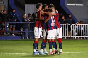 San Lorenzo descubrió la llave del gol y el triunfo en el banco, y festejó antes del clásico con Boca