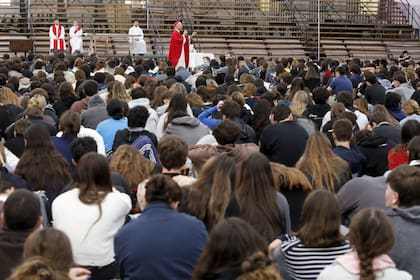 La celebración de Viernes Santo, presidida por el obispo de San Isidro, Guillermo Caride