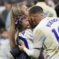 Un Emiliano tapó a otro: Buendía jugó como para ir al Mundial, Dibu no tuvo trabajo y Aston Villa deliró en la Europa League