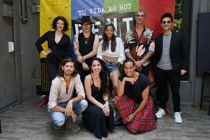 La célebre historia de los jóvenes bohemios que tratan de sobrevivir en Nueva York vuelve a cobrar vida en los escenarios de Buenos Aires