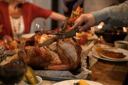 La cena de Acción de Gracias de Target incluye un pollo y muchos otros ingredientes (Pexels/RDNEStockproject)