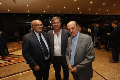 José Ignacio de Mendiguren, Carlos Reymundo Roberts de LA NACION y Julio Bárbaro