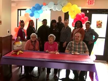 La centenaria sugiere que la clave está en disfrutar de la vida con equilibrio