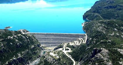La central eléctrica Futaleufú está ubicada sobre el río homónimo, en la provincia del Chubut.