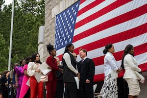 ¿Pueden cancelar tu ceremonia de naturalización en EE.UU. aunque ya esté aprobado el trámite?