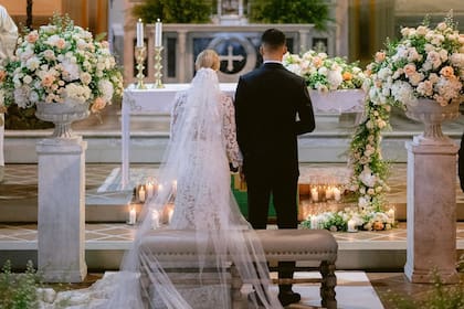La ceremonia religiosa fue en la iglesia parroquial de Santa María, en la localidad de Panzano in Chianti.