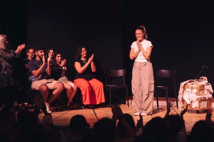 La ceremonia teatral de Las cosas maravillosas en esta nueva versión a cargo de Florencia Otero, en el Multiteatro Comafi