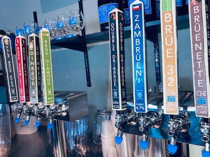 La cervecería Brüeprint Brewing Companyera famosa en Carolina del Norte por la gran variedad de gustos que proponía al cliente