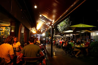 La cerveza artesanal es sin duda uno de los fuertes de la noche marplatense, ampliado ahora por la oferta de gin artesanal y vinos de influencia oceánica.