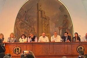 La CGT junto al ministro de Economía, Martín Guzmán.