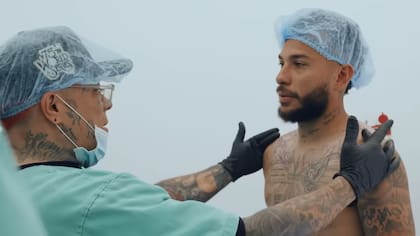 La charla entre el tatuador y Duván Vergara