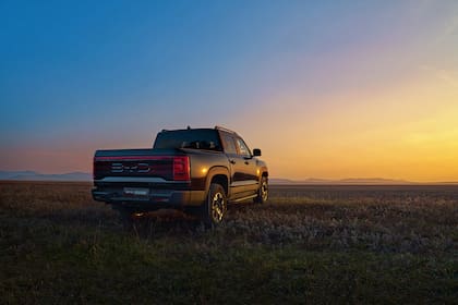 La chata combina un motor térmico 1.5 turbo con dos motores eléctricos
