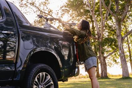 La Chevrolet S10 es una excelente compañera para salir a hacer cicloturismo.