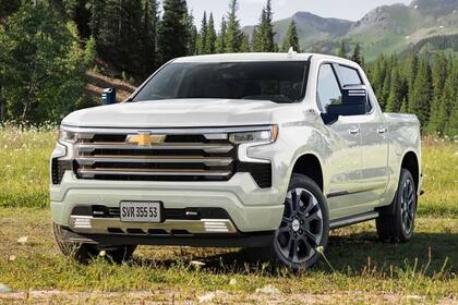 La Chevrolet Silverado cuenta con dos versiones : la Z71 Traill Boss y la High Country (la de la foto)