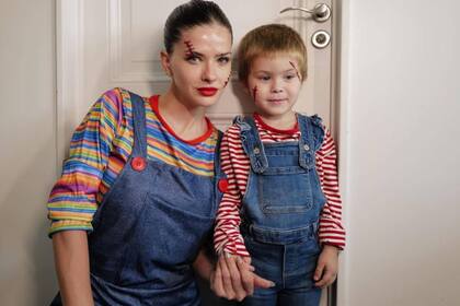 La China junto a Amancio personificaron a Chuky (Foto Instagram @sangrejaponesa)