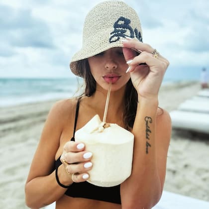 La China Suárez deslumbró a todos al posar desde las paradisíacas playas de Miami (Foto: Instagram/@mauroicardi)