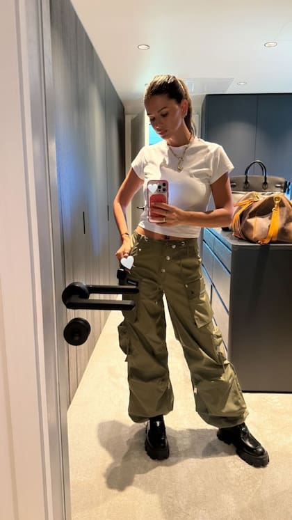 La China Suárez le mostró a Wanda Nara su nuevo vestidor de lujo