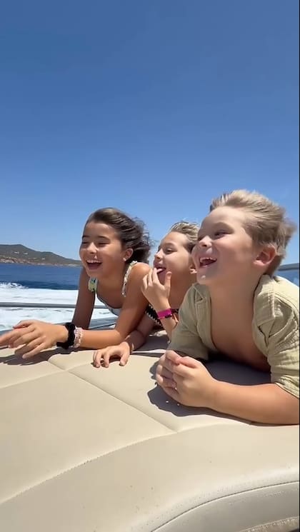 La China Suárez llevó a sus hijos, Rugina, Magnolia y Amancio, de viaje con ella y Mauro Icardi