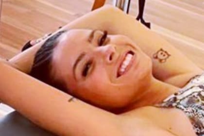 La China Suárez se tatuó un ratón en el brazo izquierdo en honor a Sofía Sarkany