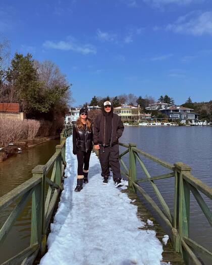 La China Suárez y Mauro Icardi caminaron por la nieve