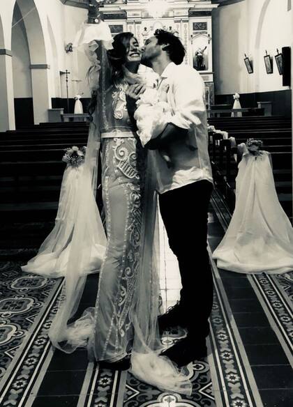 La China y Vicuña en Uruguay, acompañados de su hija, Magnolia